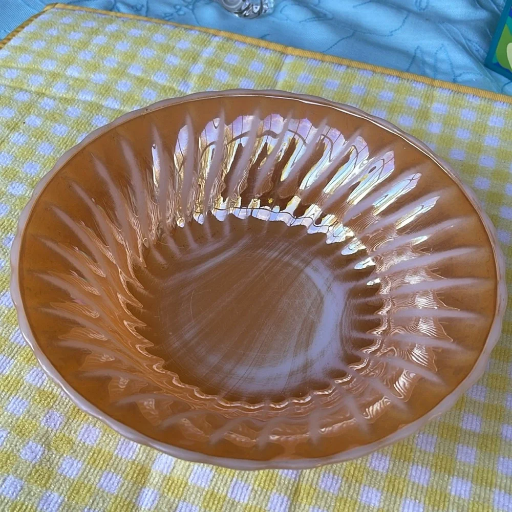 Vintage anchor hocking fire king swirl bowl 8.5” width 2.5” tall